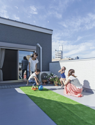 開放的な暮らしを愉しむ狭小の家