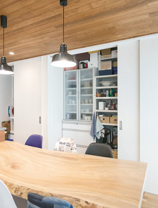 こだわりの一枚板